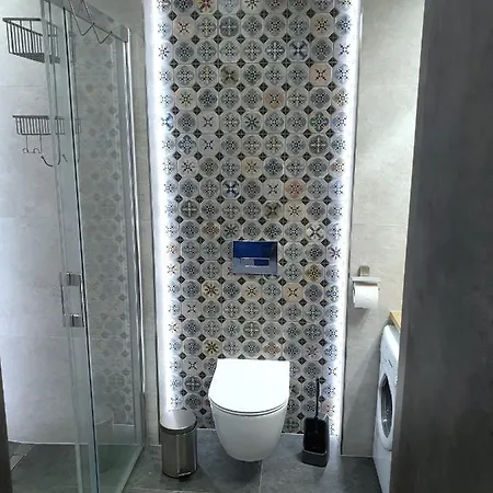 아파트 Private Apartment, Aircondition, Hd Tv Pl & De, Wifi, Garage, Fully Equipped, Near