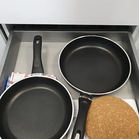 Private Apartment, Aircondition, Hd Tv Pl & De, Wifi, Garage, Fully Equipped, Near 아파트 코워브제크