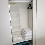 Lägenhet Private Apartment, Aircondition, Hd Tv Pl & De, Wifi, Garage, Fully Equipped, Near *