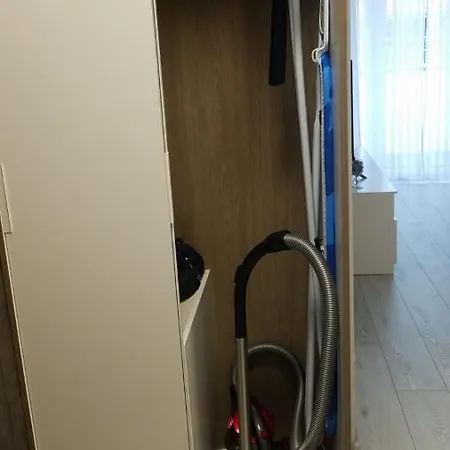 Private Apartment, Aircondition, Hd Tv Pl & De, Wifi, Garage, Fully Equipped, Near Lägenhet *