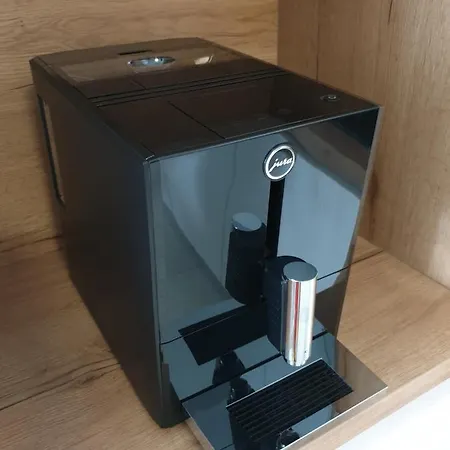 Apartment Private Apartment, Aircondition, Hd Tv Pl & De, Wifi, Garage, Fully Equipped, Near