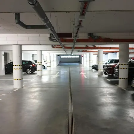 Private Apartment, Aircondition, Hd Tv Pl & De, Wifi, Garage, Fully Equipped, Near Lägenhet