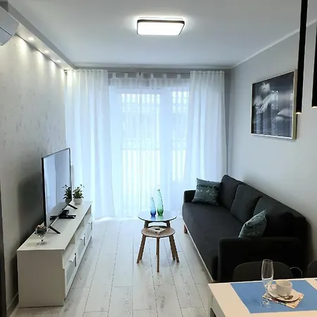 Lägenhet Private Apartment, Aircondition, Hd Tv Pl & De, Wifi, Garage, Fully Equipped, Near Kołobrzeg