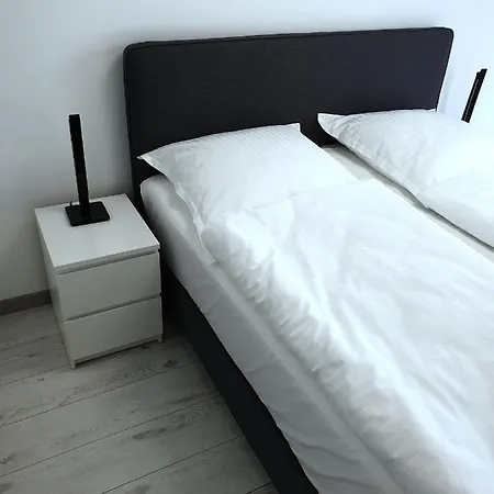 Private Apartment, Aircondition, Hd Tv Pl & De, Wifi, Garage, Fully Equipped, Near Apartment
