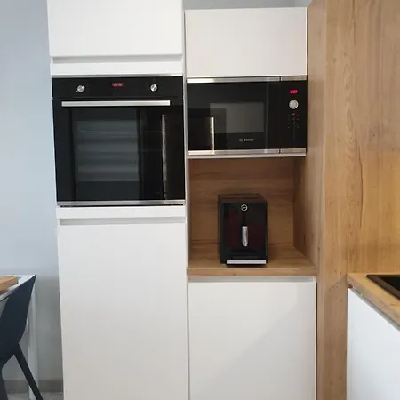 Private Apartment, Aircondition, Hd Tv Pl & De, Wifi, Garage, Fully Equipped, Near Apartment