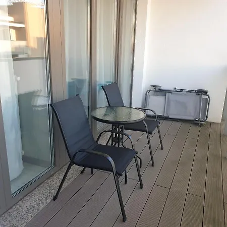 Lägenhet Private Apartment, Aircondition, Hd Tv Pl & De, Wifi, Garage, Fully Equipped, Near