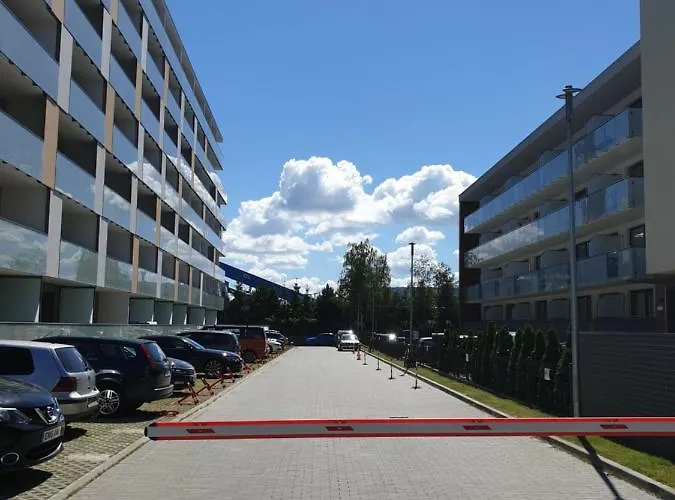 Private Apartment, Aircondition, Hd Tv Pl & De, Wifi, Garage, Fully Equipped, Near Apartment