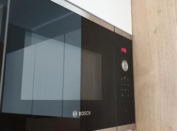 Private Apartment, Aircondition, Hd Tv Pl & De, Wifi, Garage, Fully Equipped, Near