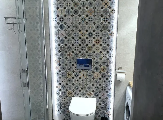 Apartment Private Apartment, Aircondition, Hd Tv Pl & De, Wifi, Garage, Fully Equipped, Near