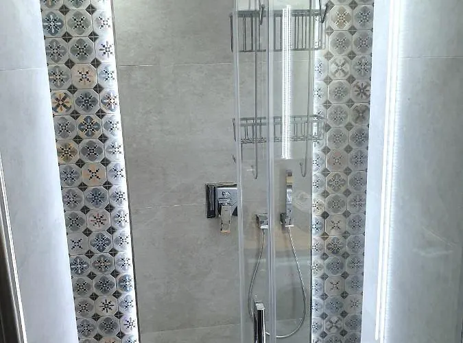 Private Apartment, Aircondition, Hd Tv Pl & De, Wifi, Garage, Fully Equipped, Near *